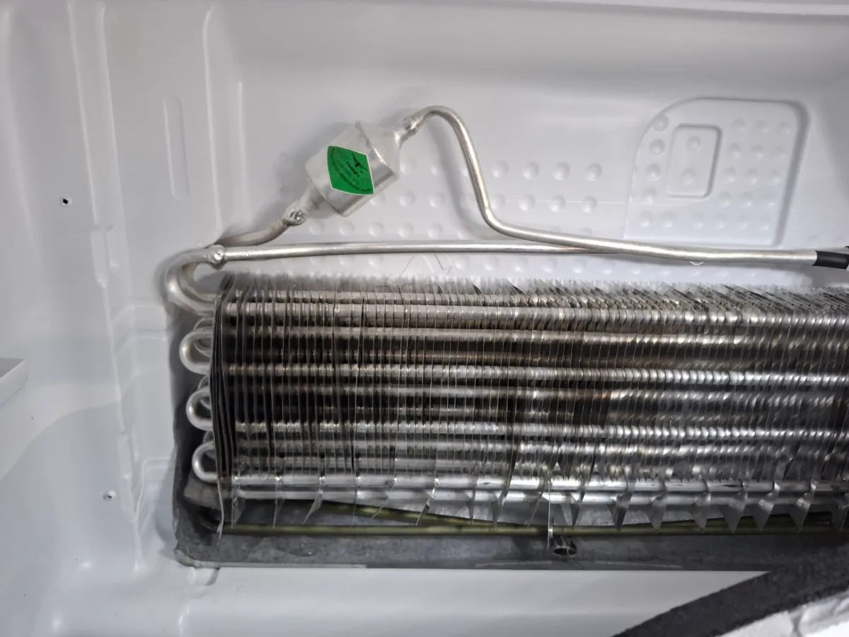 Evaporator in the freezer of a Bosch refrigerator that was not freezing