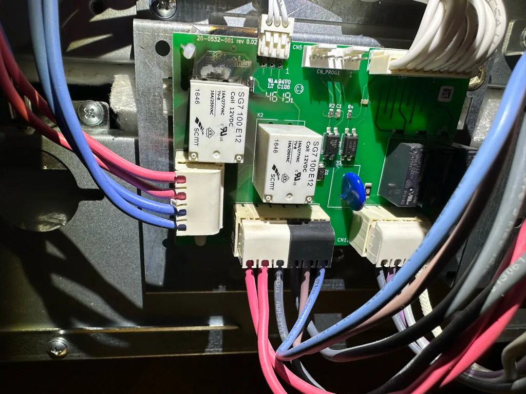 Control board and wiring of a Bosch range that would not bake