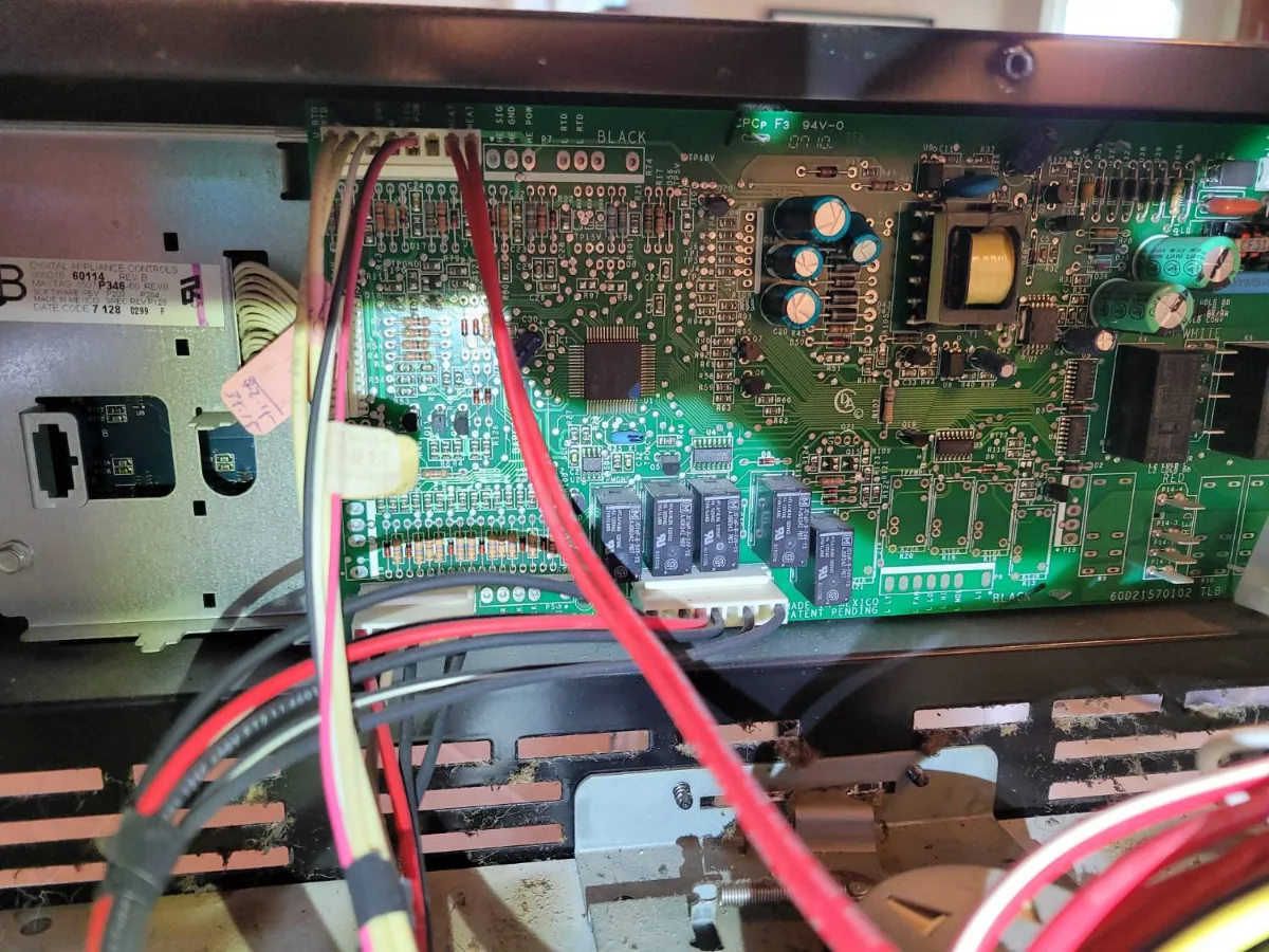 Control board and wiring of a JennAir double oven that would not hold temperature