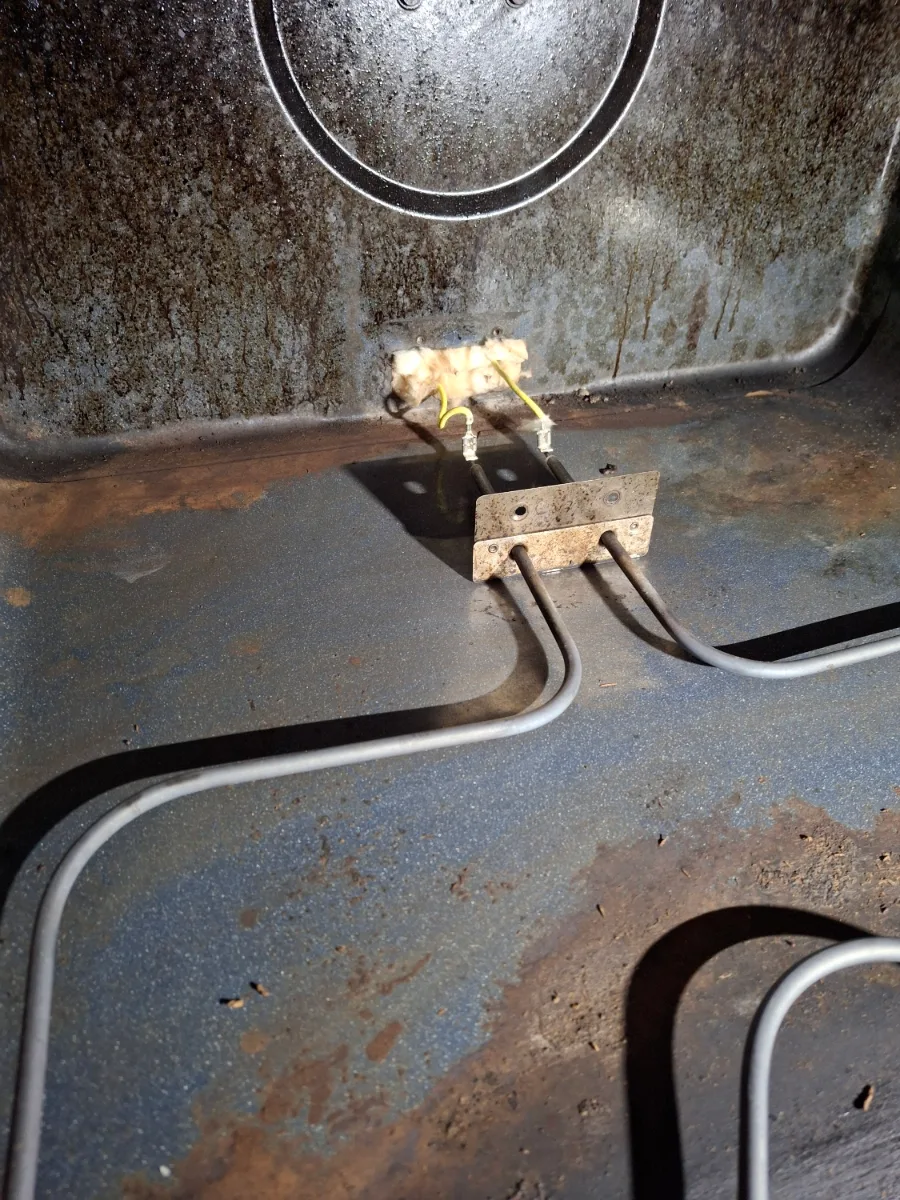 Burned-out bake element in the lower oven of a Kenmore double oven