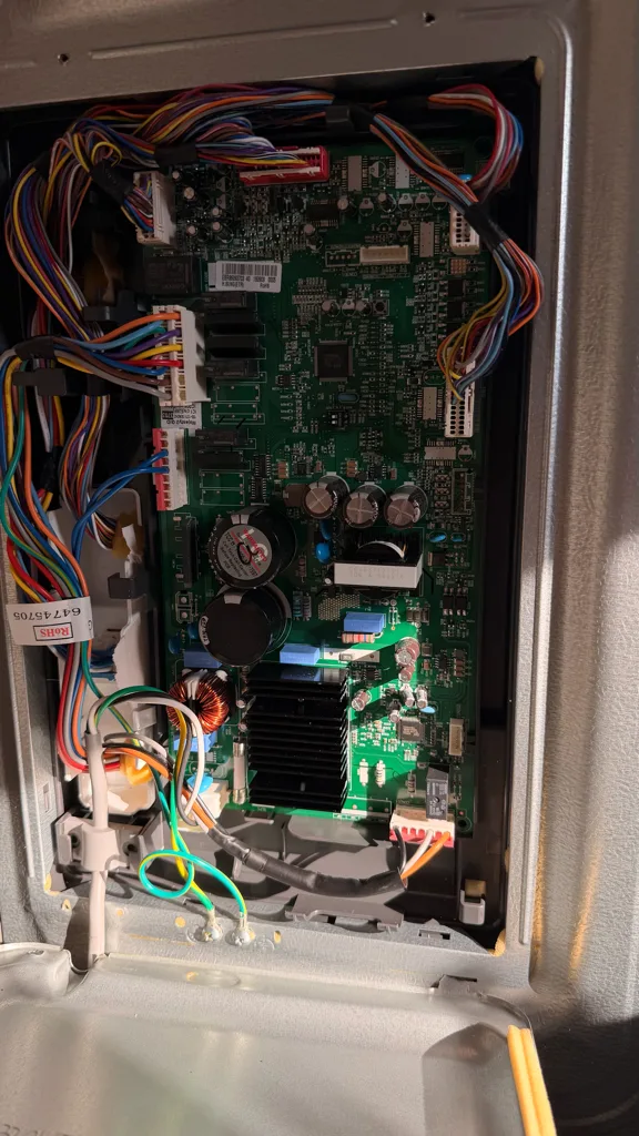 Main control board of an LG refrigerator