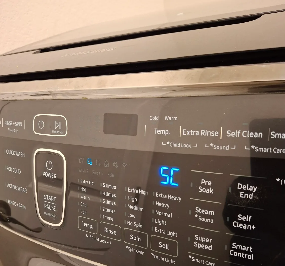 Samsung front-load washer display showing the 5C drain error