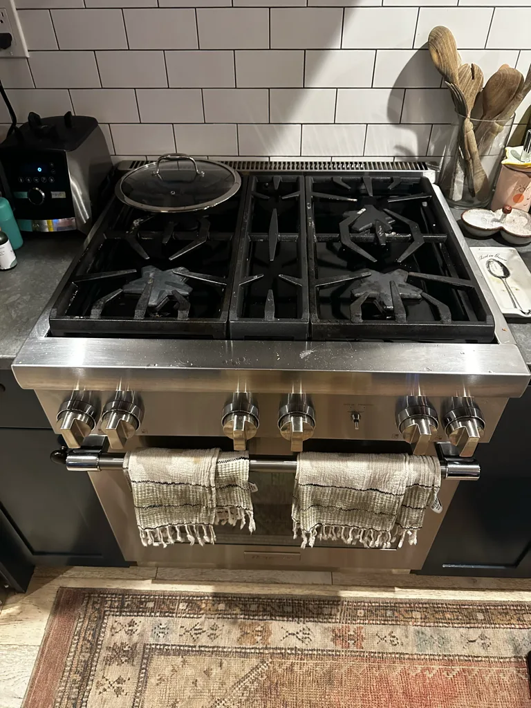 Thermador professional gas range with star burners in a Denver-area kitchen