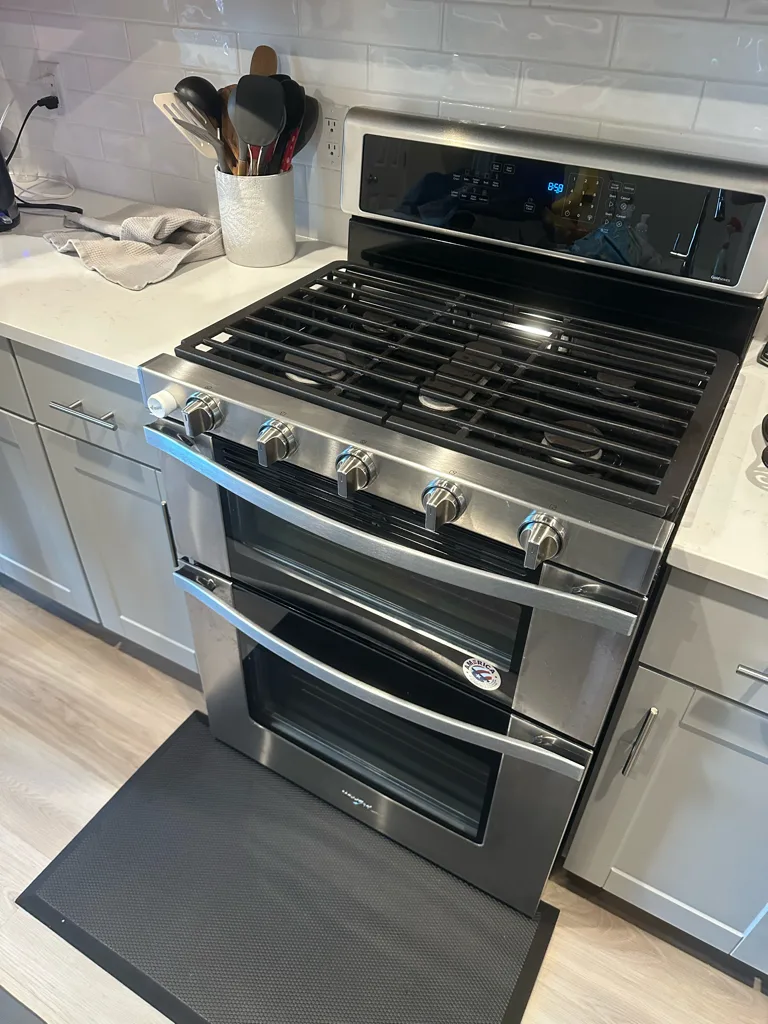 Whirlpool double-oven gas range