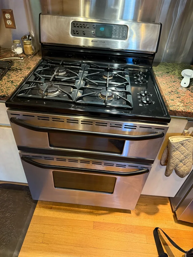 Stainless Whirlpool gas double-oven range